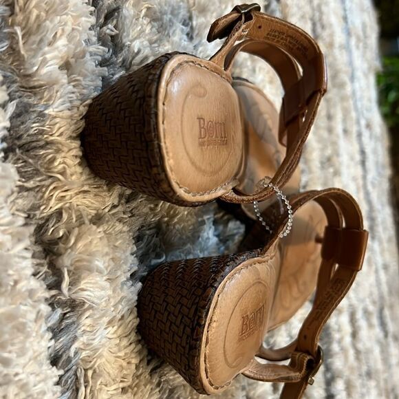 Born leather Isle slide thong sandals size 7 - Picture 5 of 6